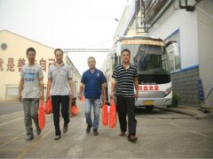 “我獻(xiàn)血，我光榮”
