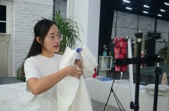 服務(wù)“夜”態(tài)，創(chuàng)造商機(jī)！英儂魏經(jīng)理如是說(shuō)